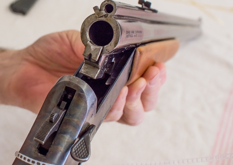 Caçador atira acidentalmente na própria perna e agoniza até a morte 