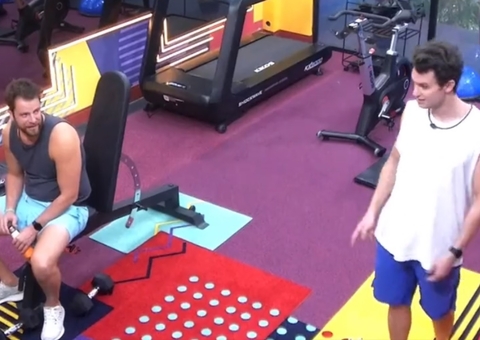 Gustavo e Lucas miram em Jade e planejam inventar mentira para ver como fofoca circula