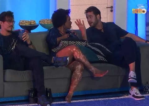 Gustavo diz a Natália que Eliezer formou casal por interesse no jogo