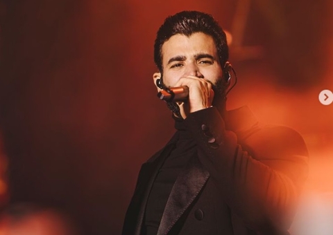 Gusttavo Lima volta ao Brasil após ter prisão revogada pela Justiça