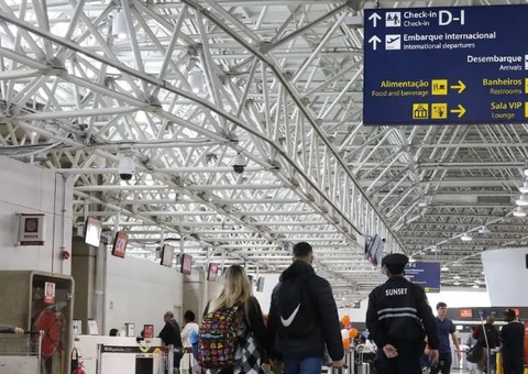 Homem é preso no Galeão, transportando 3,2 kg de maconha em peixes