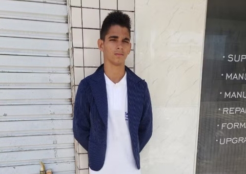 Homem que morreu em jaula é enterrado só com a presença de mãe e prima; veja trajetória