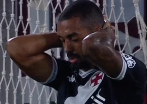 Com Gol contra, Fluminense sai na frente contra o Vasco no 1° tempo