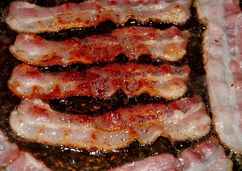 Bacon faz mal? Especialista revela a verdade sobre o alimento