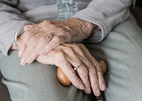 Golpistas enganam e roubam R$ 2,3 mil de idosos em agência bancária de Manaus