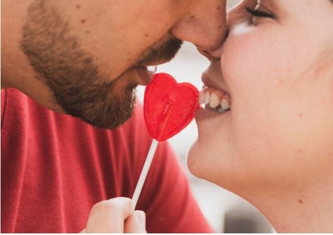 Doença do beijo e ISTs: como prevenir e se cuidar no Carnaval