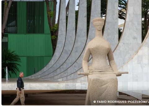 STF determina que livros com trechos homofóbicos saiam de circulação