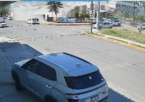 Veja momento em que teto de igreja desaba e mata 10 pessoas durante missa