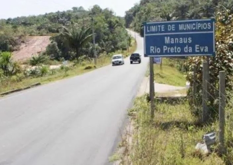 Homem morre após acidente entre carro e moto na AM-010