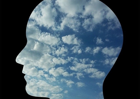 Confusão mental é sinal de alerta precoce de covid-19 grave