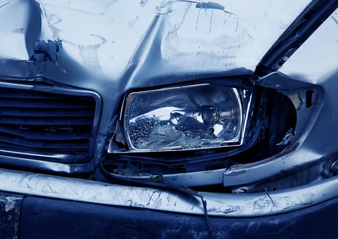 Homem morre e outro fica ferido ao serem atropelados ao irem comprar bebidas em Manaus