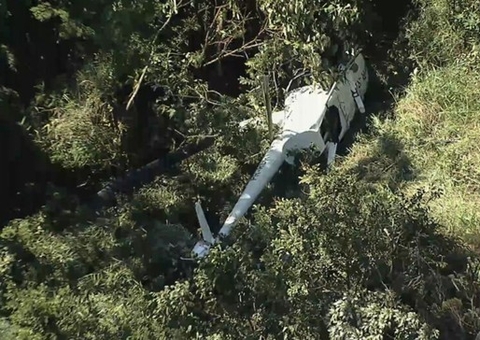 Helicóptero com quatro pessoas cai em Belo Horizonte