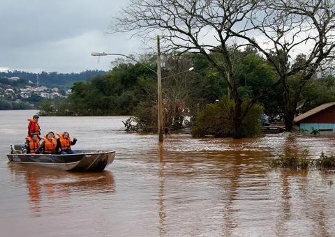 Mortos em enchentes no RS sobem para 180; 32 seguem desaparecidos