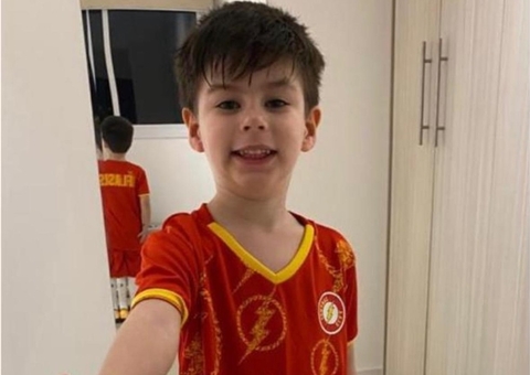 Faxineira conta à polícia versão diferente da mãe do menino Henry Borel