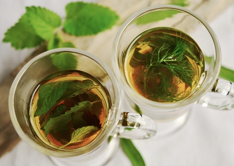 Esses quatro chás anti-inflamatórios ajudam no bem-estar