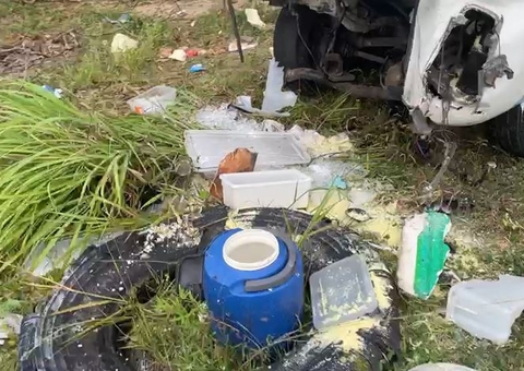 Vendedor de churrasco é arremessado em grave acidente em Manaus; vídeo