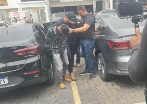 Dupla é presa dentro do Roadway de Manaus com drogas escondidas em pneus de carro