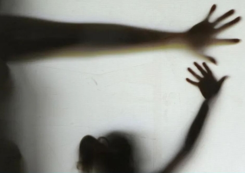 Garota de 12 anos denúncia mãe e padrasto por agressão e estupro em Manaus 