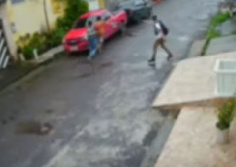 Jovem é baleado no pescoço ao tentar fugir de assaltantes em Manaus