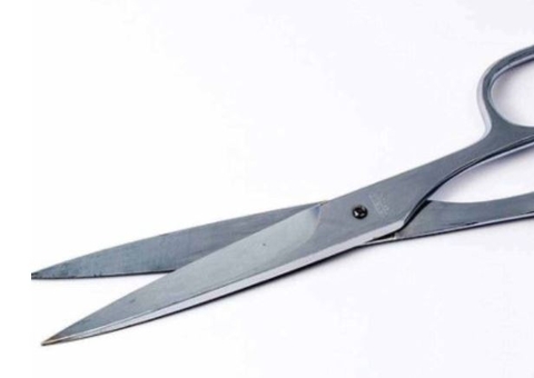 Enfermeira é atacada a tesouradas dentro de hospital 