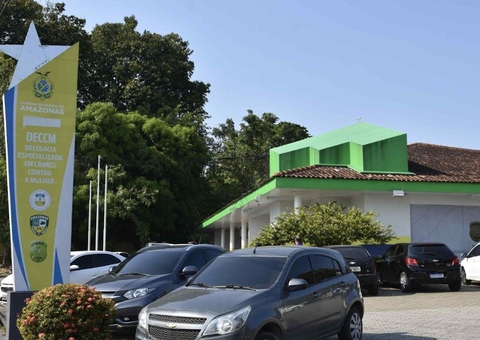 Suspeito de agredir ex é preso escondido no forro de casa em Manaus