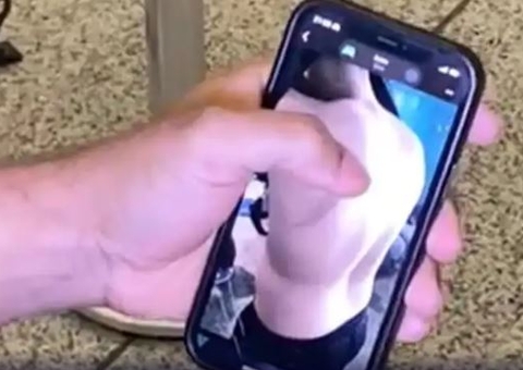 Deportados dos EUA denunciam agressões durante voo