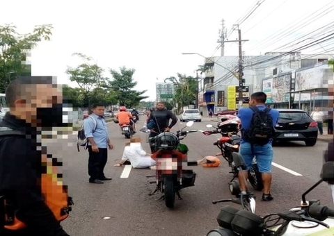 Mulher é atropelada na avenida Djalma Batista e trânsito fica caótico