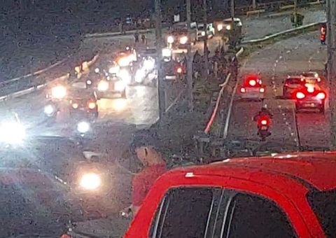 Homem morre atropelado ao tentar atravessar a Avenida do Turismo