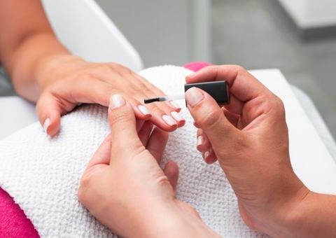 Justiça reconhece vínculo de manicure com salão de beleza em Manaus