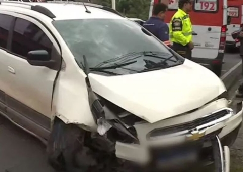 Briga de casal ao volante termina com homem atropelado em Manaus 