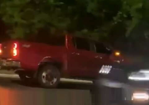 Vídeo mostra Hilux na contramão em alta velocidade em avenida de Manaus