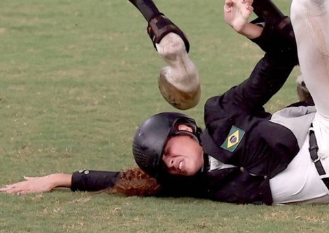 Brasileira cai do cavalo, não completa prova e fica em último no pentatlo