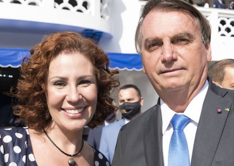 Carla Zambelli apaga tuítes em que mencionava compra da Covaxin após sessão da CPI