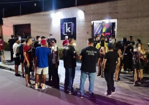 Polícia fecha K4 Lounge lotada de adolescentes embriagados, em Manaus