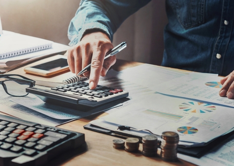 Banco indeniza cliente por não solucionar cobranças indevidas no Amazonas