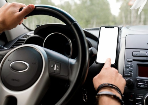 Uber e motorista devem indenizar autista que teve viagem interrompida