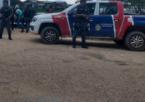 Família tenta invadir julgamento no Amazonas e policial acaba mordido