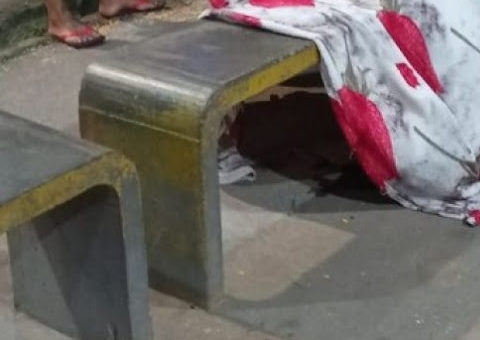 Homem é morto em parada de ônibus em Manaus