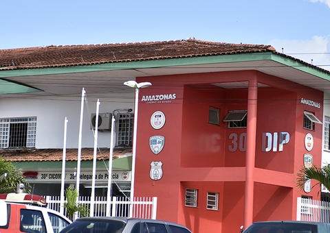 Homem é jogado em via pública e assassinado com um tiro na cabeça em Manaus