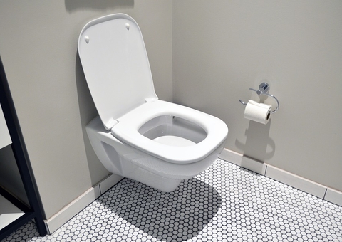 Saiba quando a cor da urina pode indicar algum problema de saúde