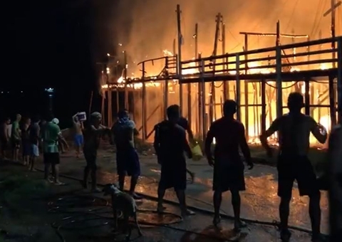 Vídeo mostra 'força-tarefa' de moradores para conter incêndio que matou criança no Amazonas