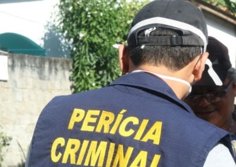 Enrolado em lona, corpo de homem é achado no Centro de Manaus 