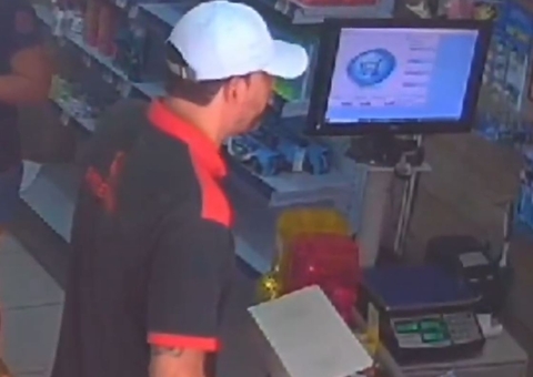 Polícia divulga vídeo de assalto cometido por 'Professor Giraffales' na Cachoeirinha
