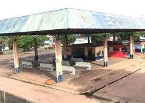 Homem é esfaqueado na frente de rodoviária no Amazonas