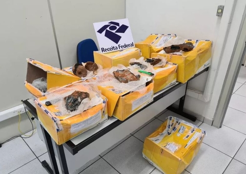 Encomenda com 100 Kg de pedras semipreciosas é interceptada em Correios de Manaus 