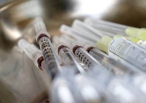  Marcos Pontes afirma que ministério apoia estudo de 15 vacinas