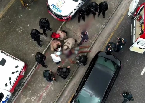 Homem liberta mulher e se esfaqueia após 17 horas de sequestro