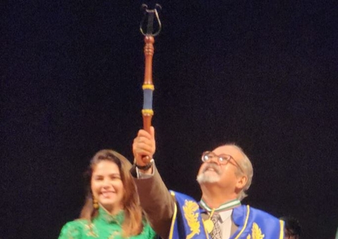 Humberto Amorim é empossado 'Imortal' da Academia Amazonense de Música