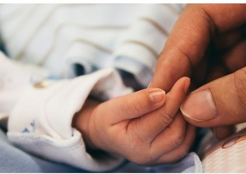 PL que garante licença-maternidade ampliada para mães de bebês prematuros no Amazonas