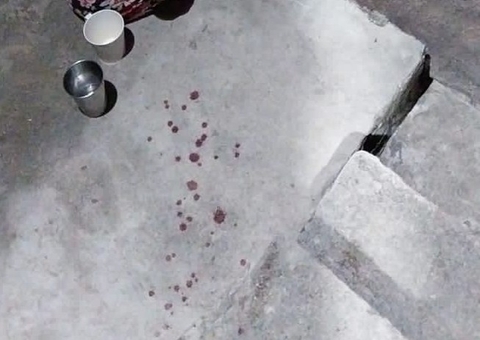 Homem é assassinado a facadas em casa no Tancredo Neves